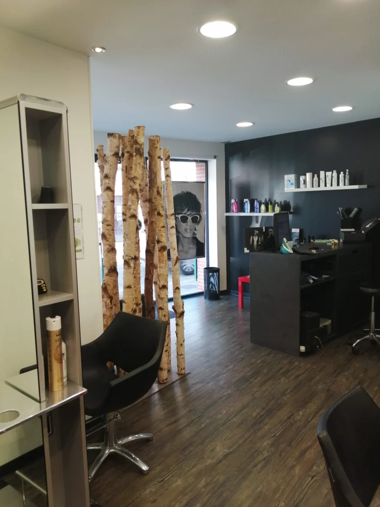 Intérieur du salon de coiffure Stephan à Auterive