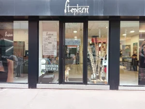 Devanture du salon de coiffure de Toulouse avenue de Lombez