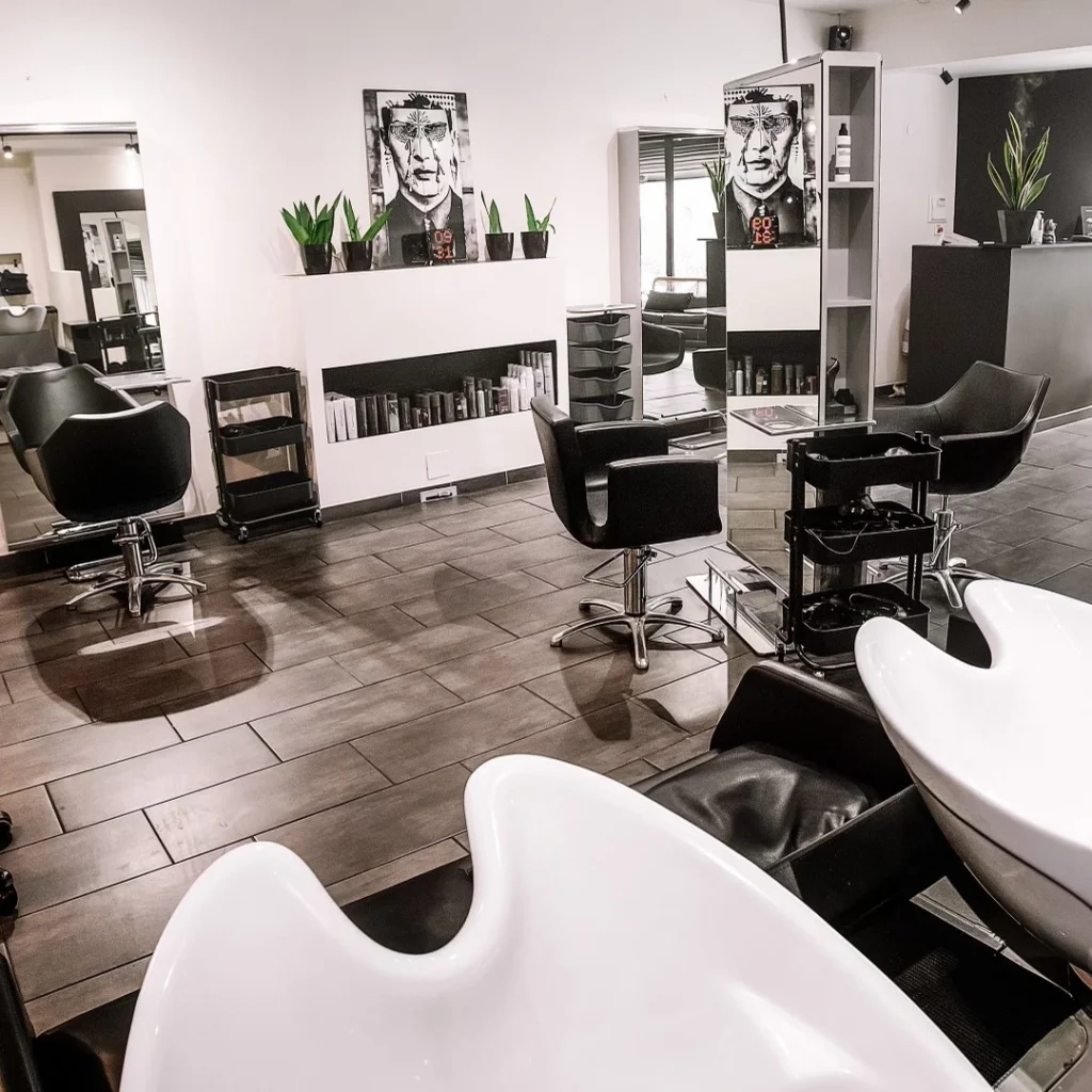 Intérieur du salon stephan à Perpignan au Quai Vauban