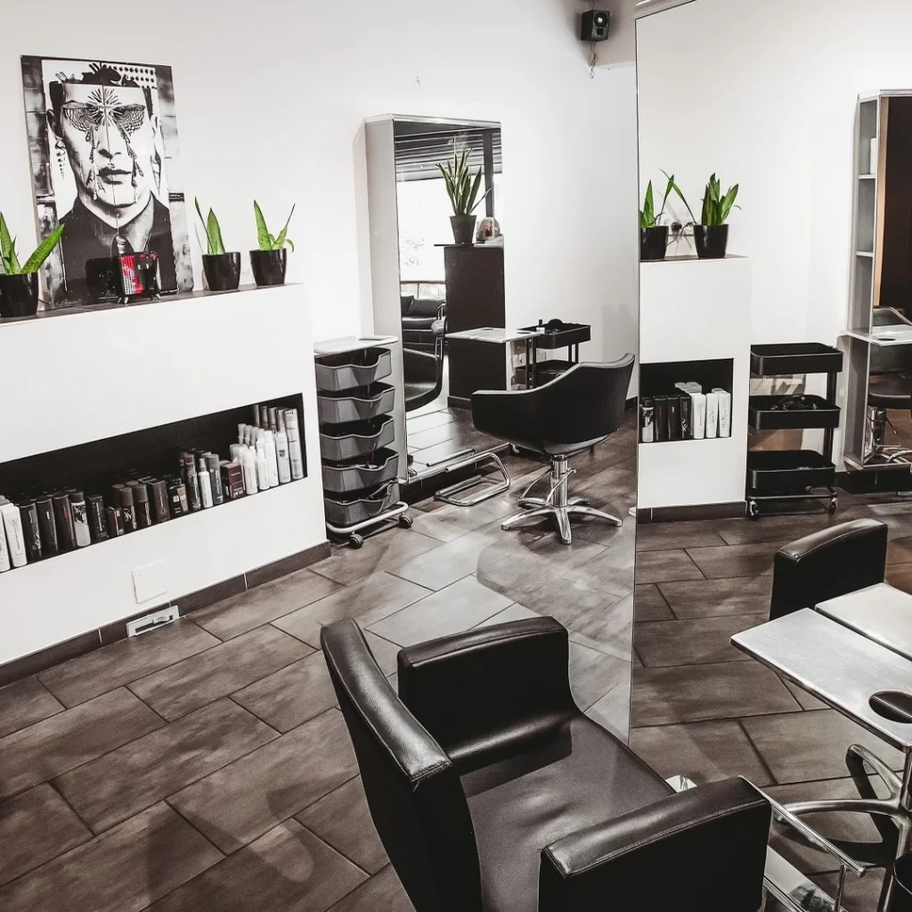 Intérieur du salon stephan à Perpignan au Quai Vauban