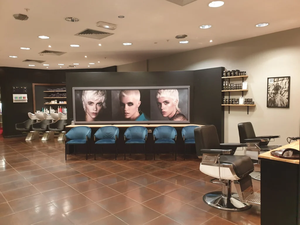 Intérieur du salon de coiffure Stephan Pau Auchan