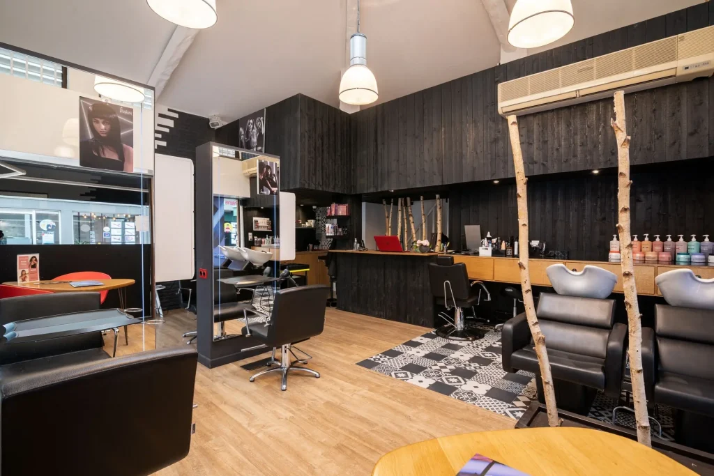 Intérieur du salon de coiffure Stephan à Colomiers