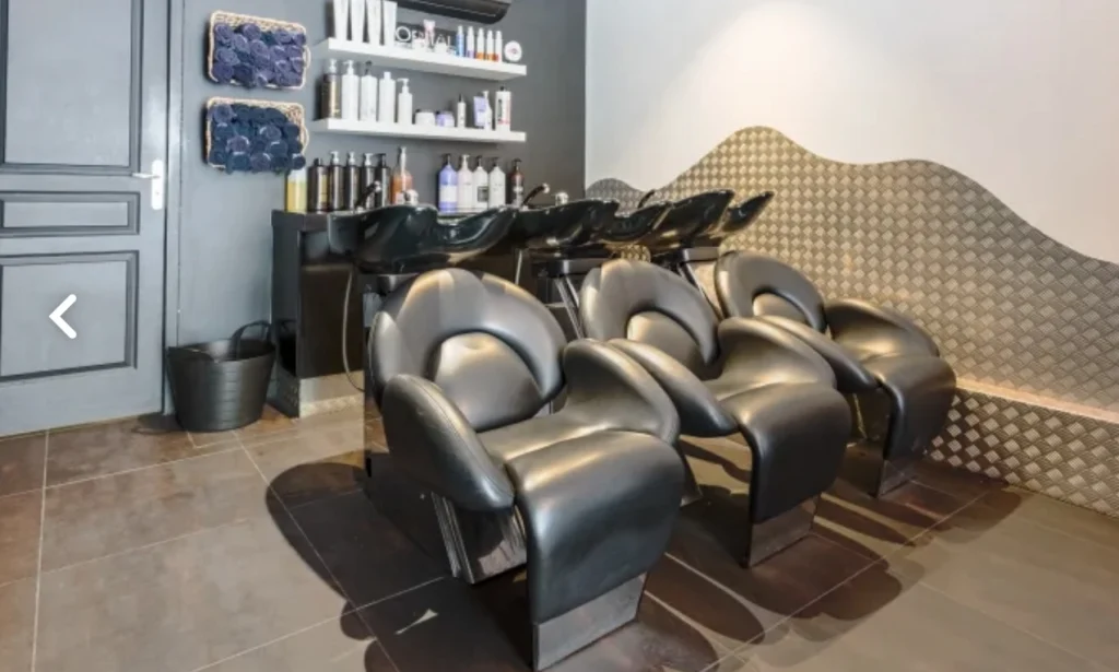 Interieur du salon Stephan à Gruissan, Av. de Narbonne