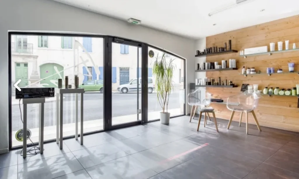 Interieur du salon Stephan à Gruissan, Av. de Narbonne
