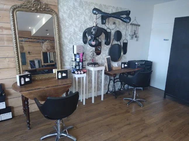 Interieur du Salon de coiffure Stephan à Gruissan, avenue des plages