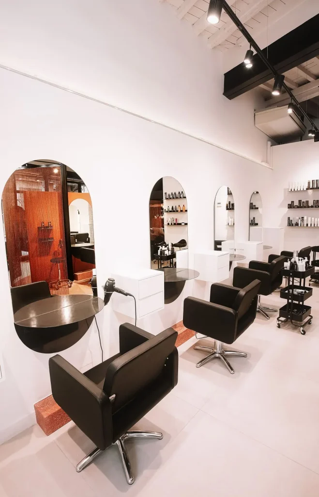 Intérieur du salon de coiffure Stéphan de perpignan rue gambetta